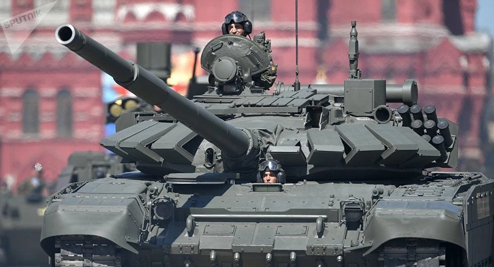 Τεθωρακισμένο άρμα ανατράπηκε κατά τη διάρκεια στρατιωτικής παρέλασης στη Ρωσία (βίντεο)